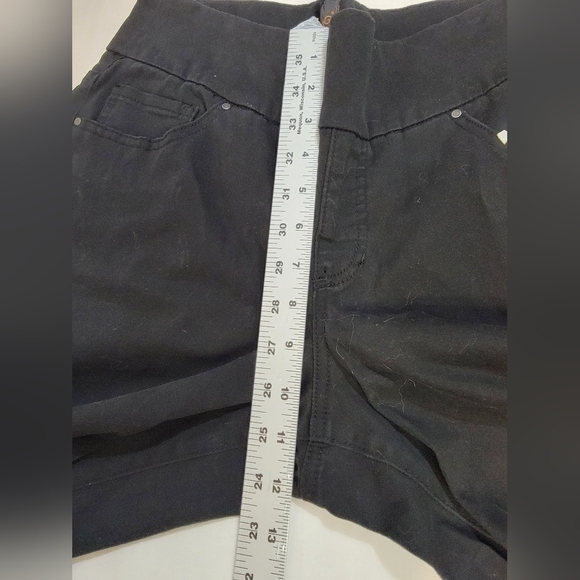 JAG Fenmore Crop Women's Size 14, Black, Pull on, Front Pockets, Back Po… - Picture 10 of 10